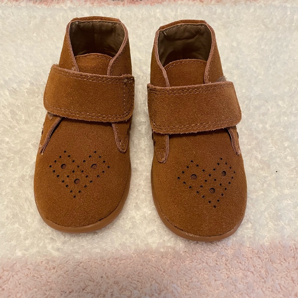 NWOT Hannah Anderson Baby Girl/Toddler Brown Moccasin. Size 4.